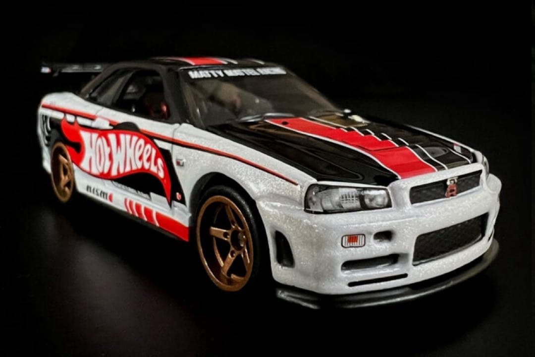 ★新品・送料込★HOT WHEELS ホットウィール ミニカー 左右2台セット