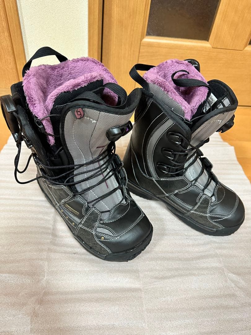 SALOMスノーブーツ