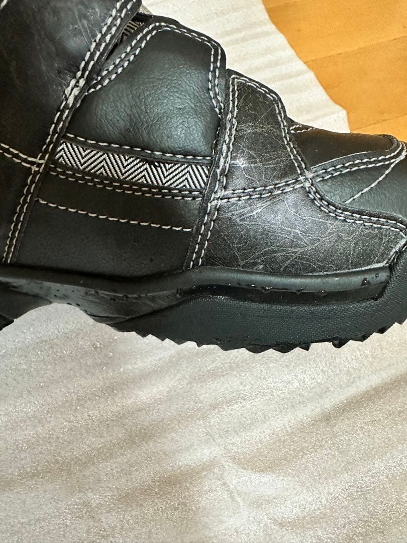 SALOMスノーブーツ