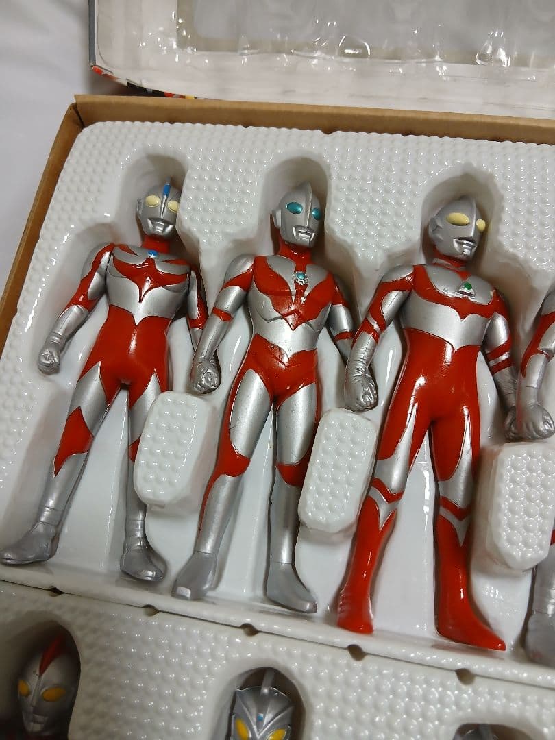 ウルトラヒーローベスト21　フィギュア　ウルトラマン