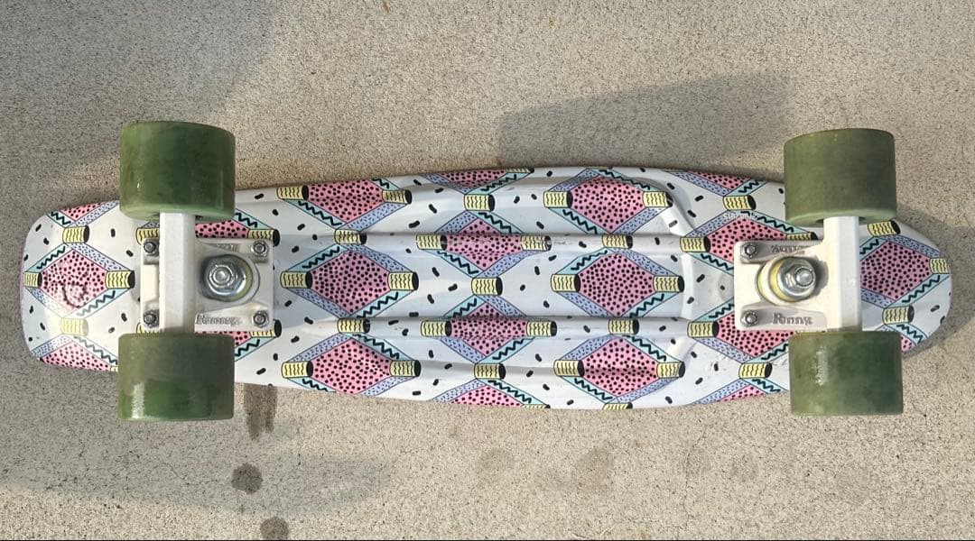 Penny　22インチ　スケートボード　ピンク　幾何学模様　正規品
