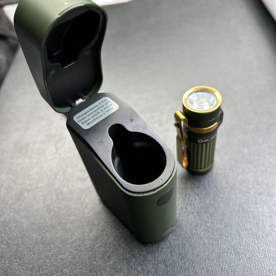 Olight Baton 4 懐中電灯 ワイヤレス充電器付き
