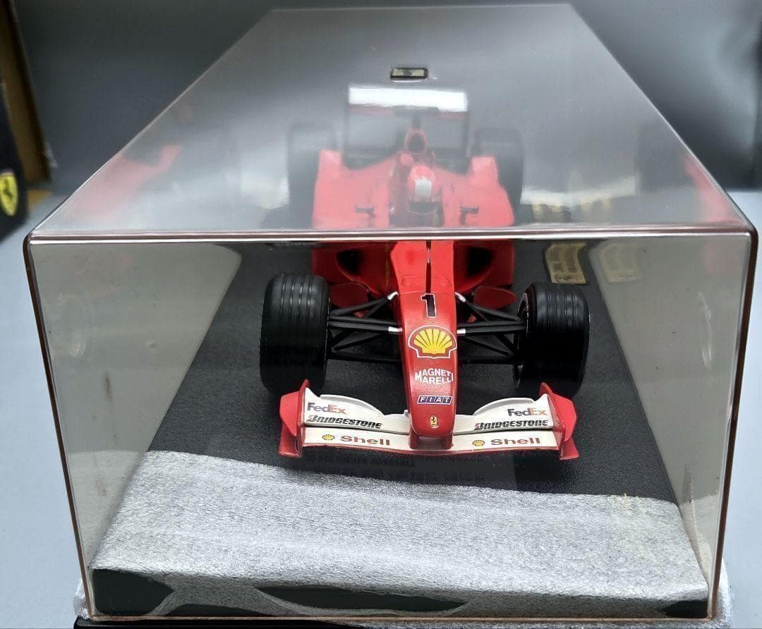 1/18フェラーリ F2001 M.シューマッハ ワールドチャンピオンカー