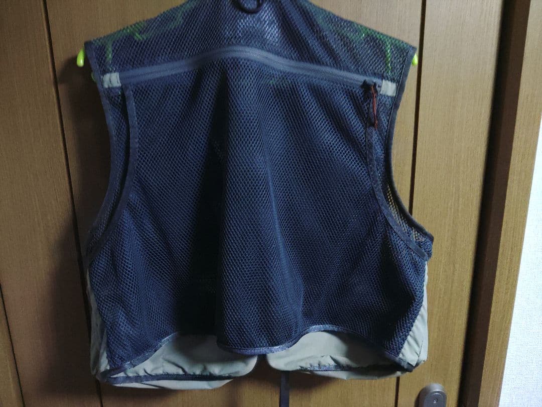SIMMS フィッシングベスト カーキ　美品