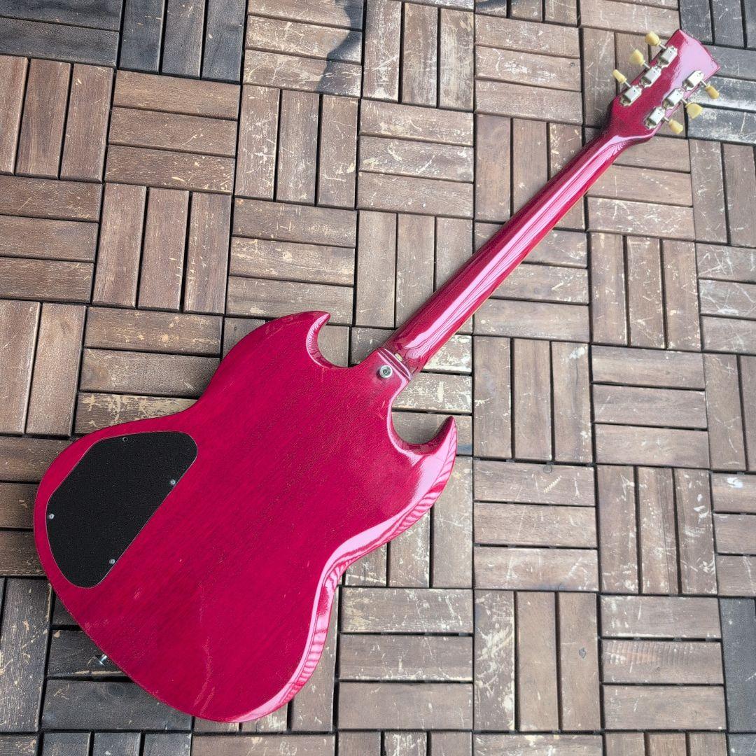 ビンテージSamick SG チェリー マボガニー新弦に交換済！