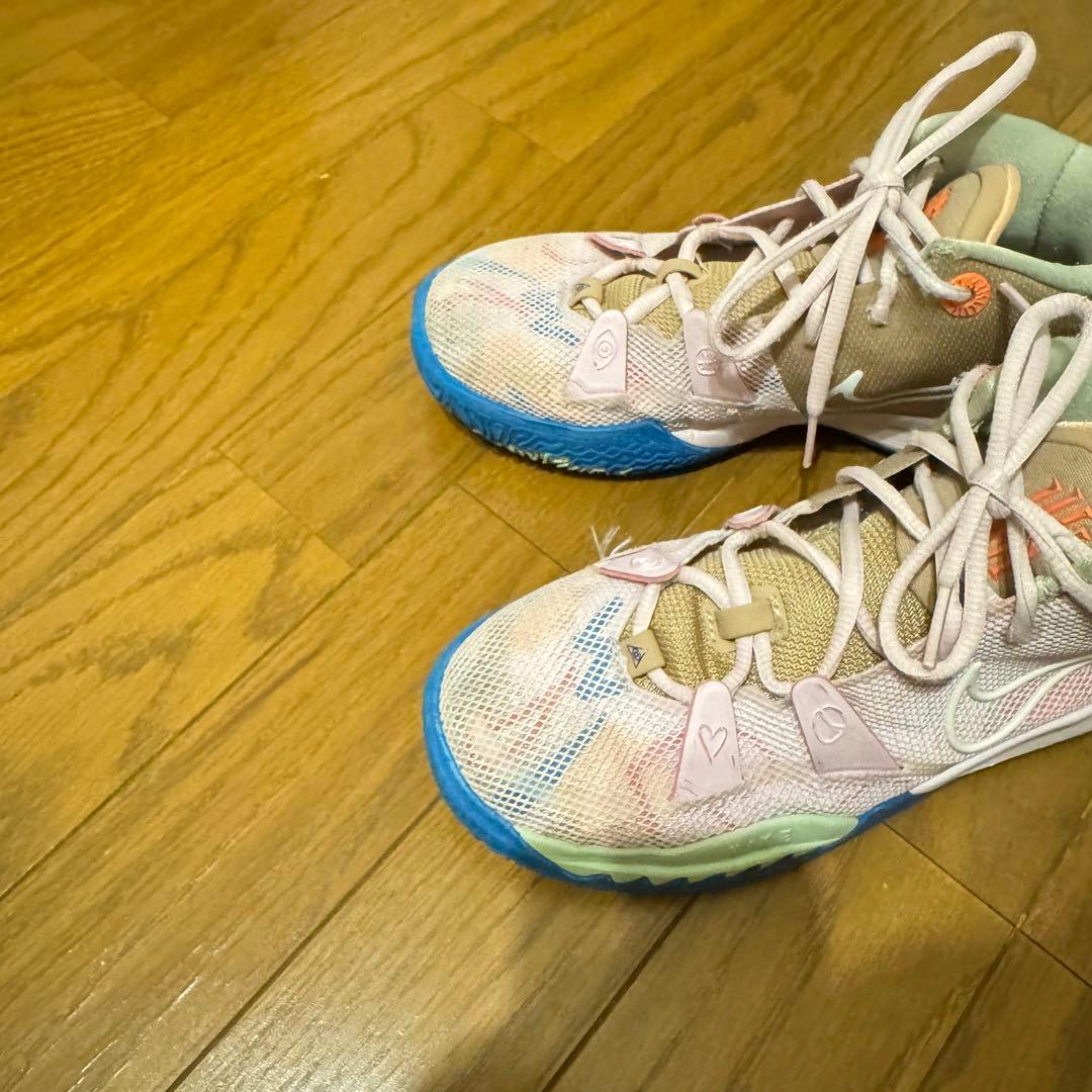 シューズ(女性用) KYRIE 7 GS '1 WORLD 1 PEOPLE REGAL PINK'
