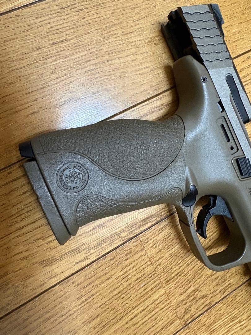 【東京マルイ】M&P9 ガスブローバック サファリランド製ホルスター付