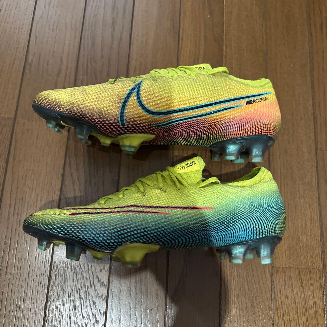 NIKEヴェイパーマーキュリアル13FG