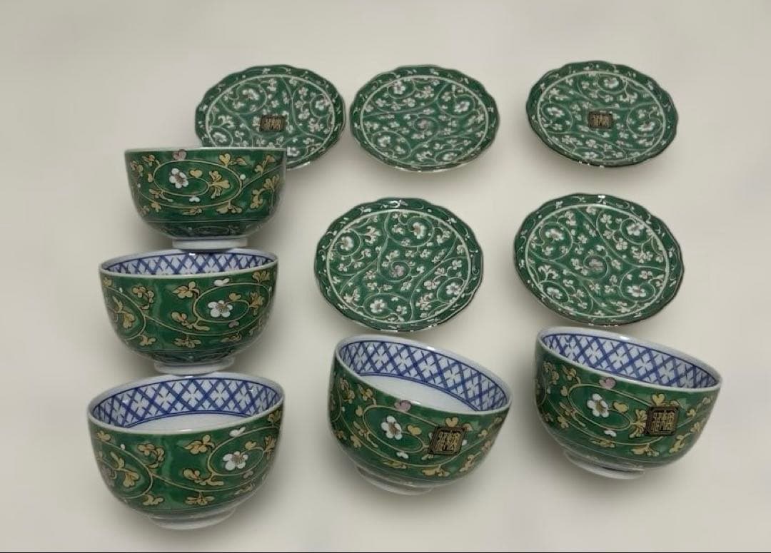 有田焼　雅東窯　緑彩唐草　小皿　湯呑み　５枚セット　豆皿　輪花皿　色絵　和食器