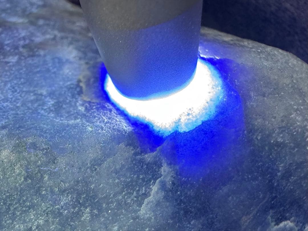 水晶 翡翠 ヒスイ 石英 クォーツ 天然石 青石 鑑賞石 観賞石 木製台座付き