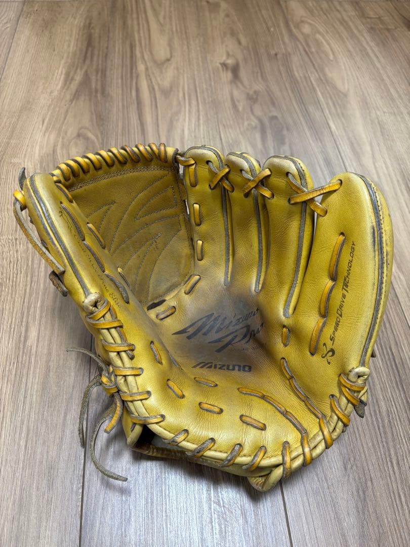 Mizuno Pro 軟式投手用グローブ イエロー