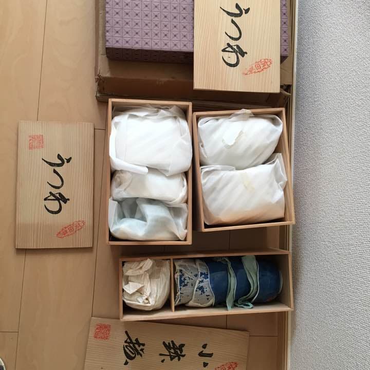 有田焼等の数種類の皿