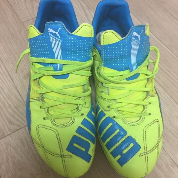 プーマ