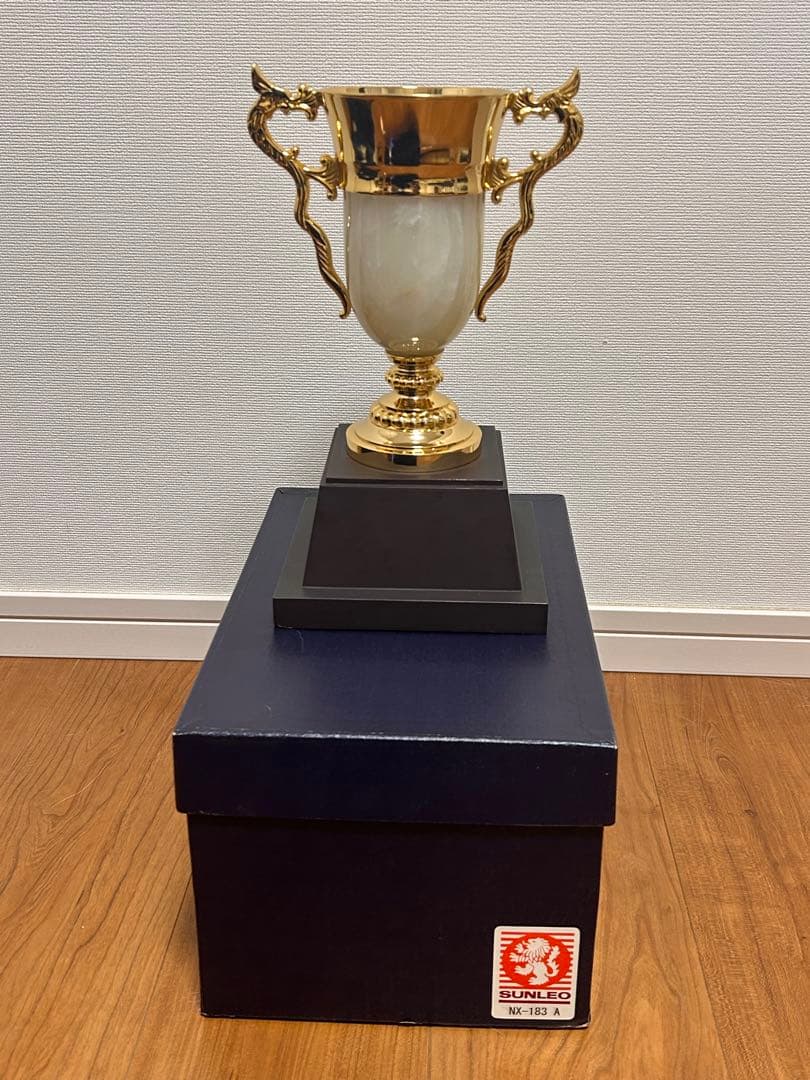 優勝カップ