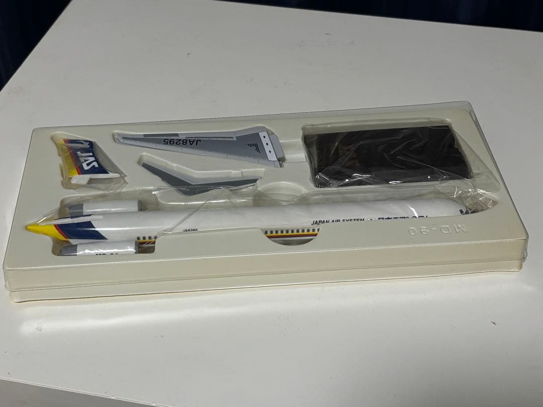 1/150 日本エアシステム MD-81
