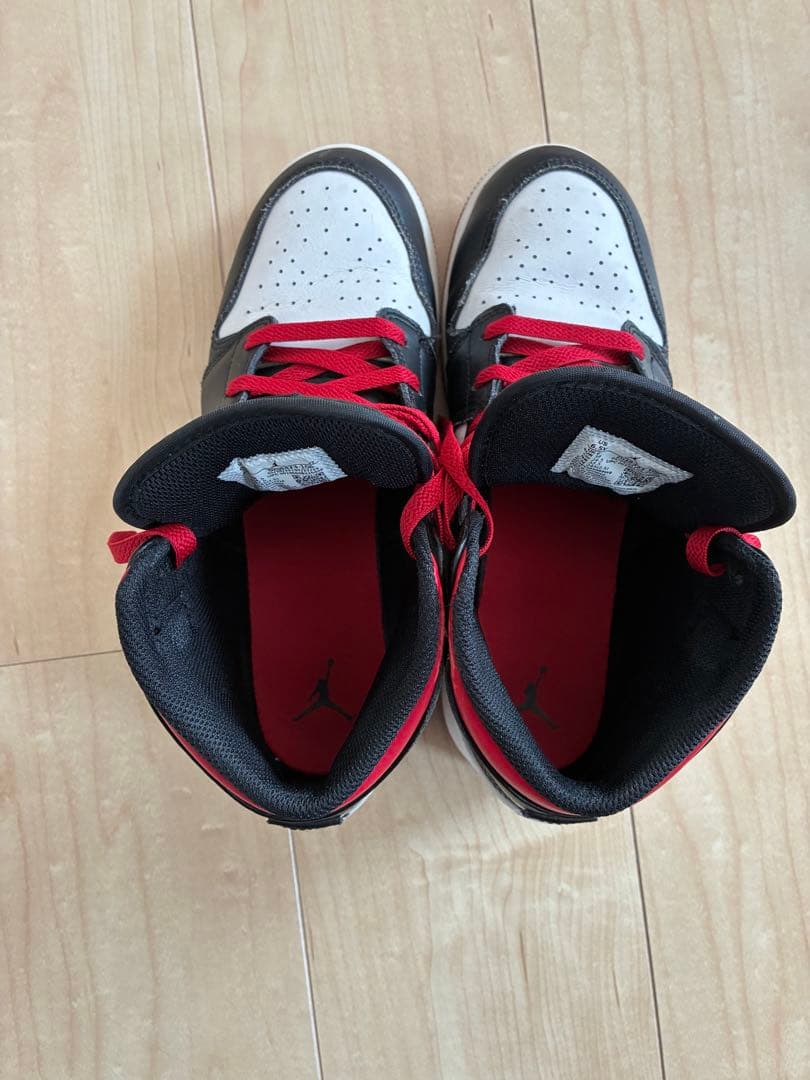 NIKE J AIR JORDAN 1 MID ホワイト/ブラック/ジムレッド