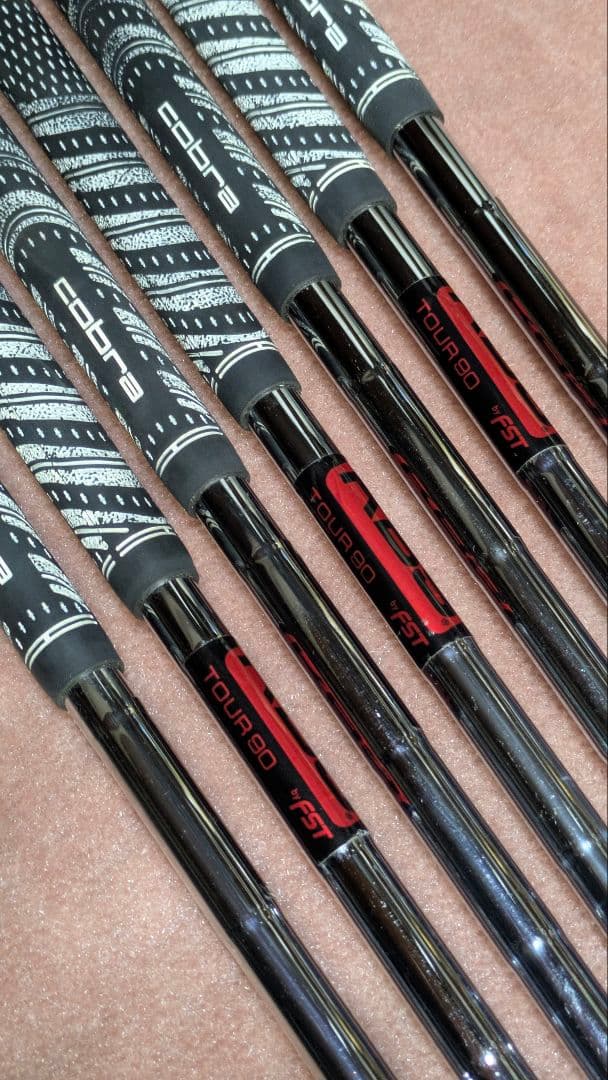 cobraグリップ付き　KBS TOUR90(R) 7本