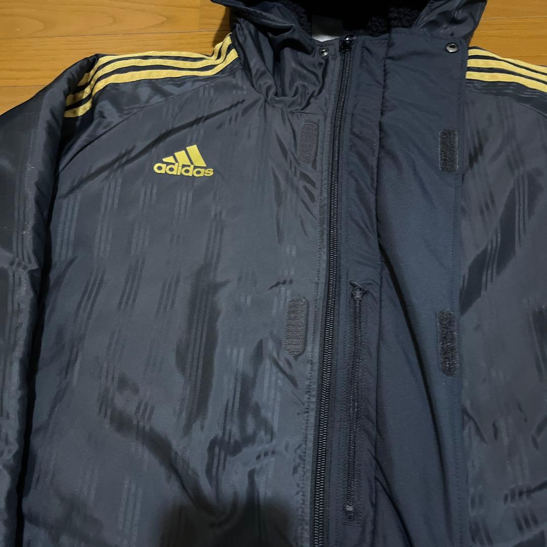 新品　アディダス　climaproof ベンチコート ゴールド　Ｏ　サッカー