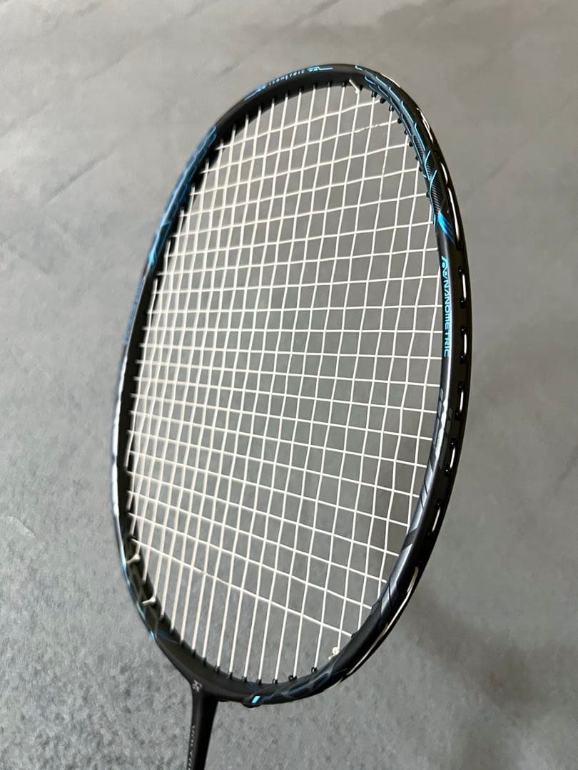 YONEX ボルトリック zフォースⅡ 4UG5