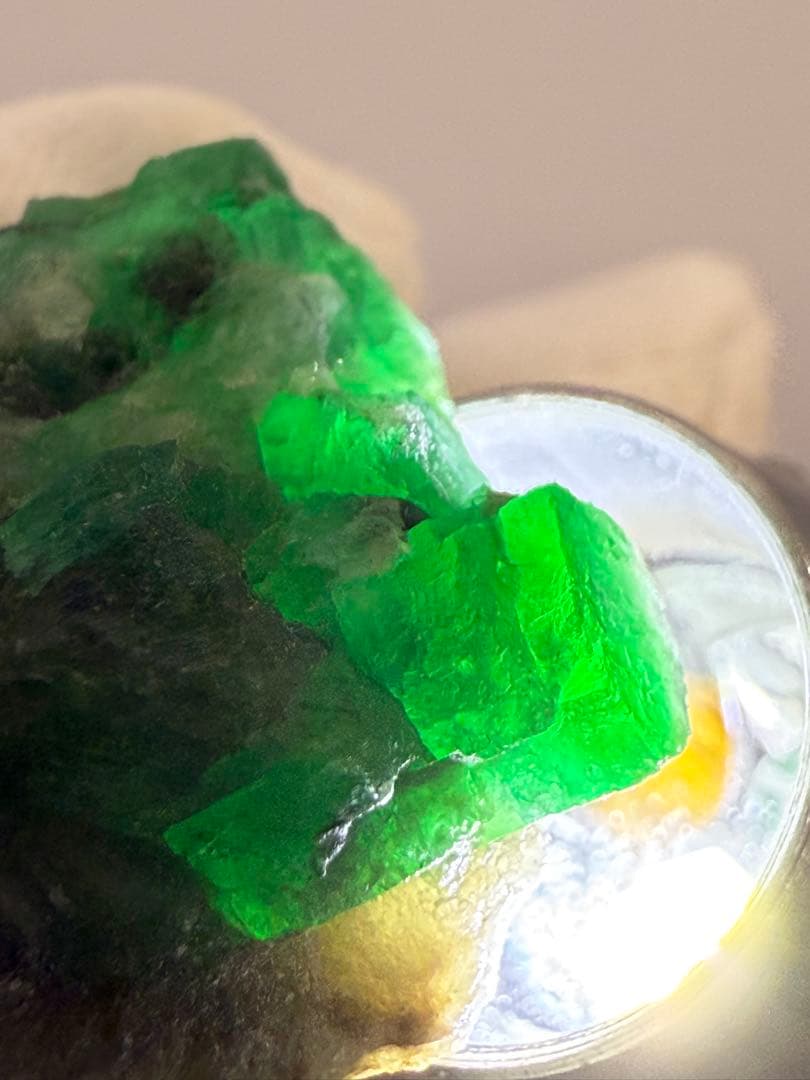 エメラルド　パキスタン産　原石　鉱物　標本　天然石　石　緑玉　緑柱石