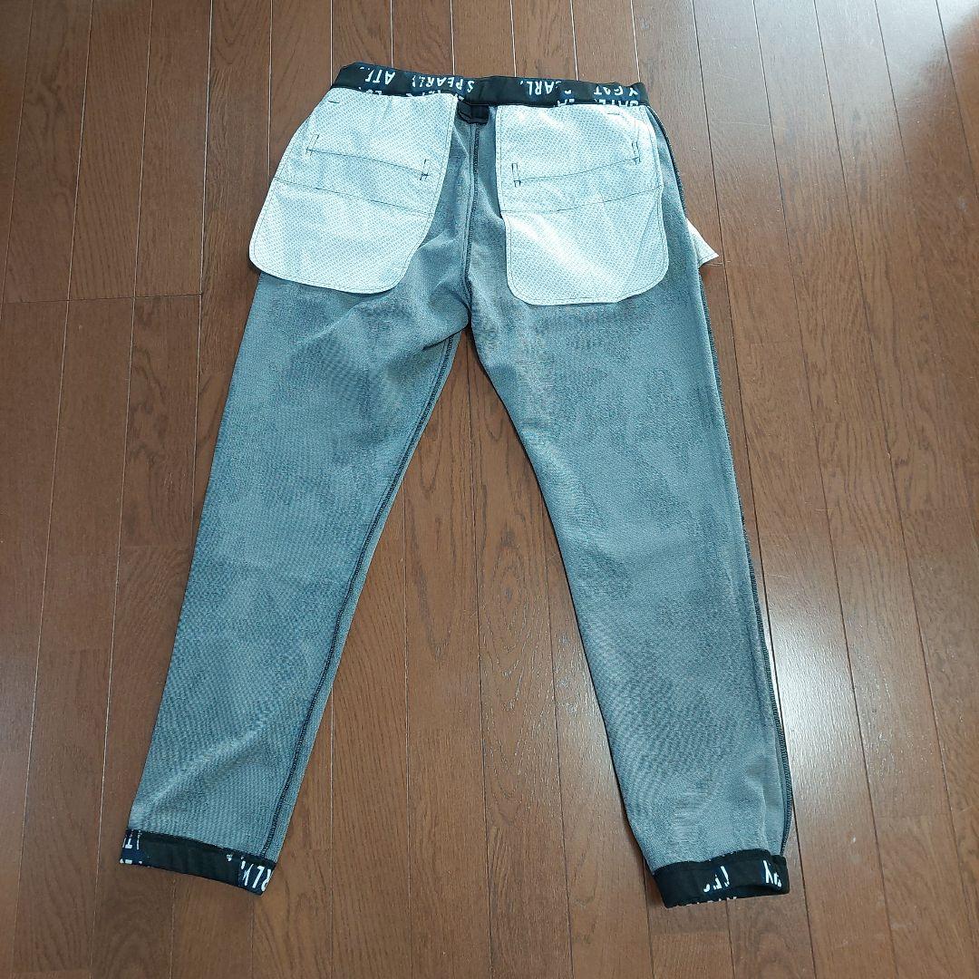 PEARLY GATES定 ロゴプリントパンツサイズ4です。