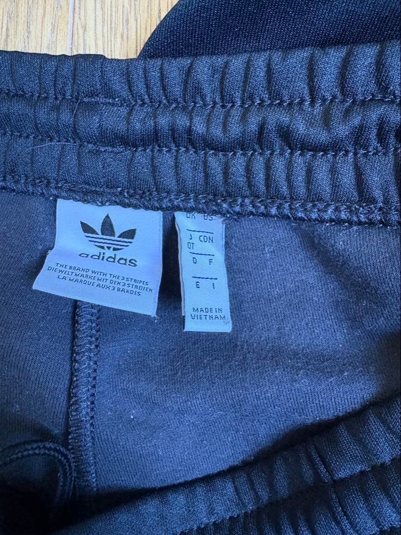 adidasオリジナル　ジャージ　上下　レディースOT