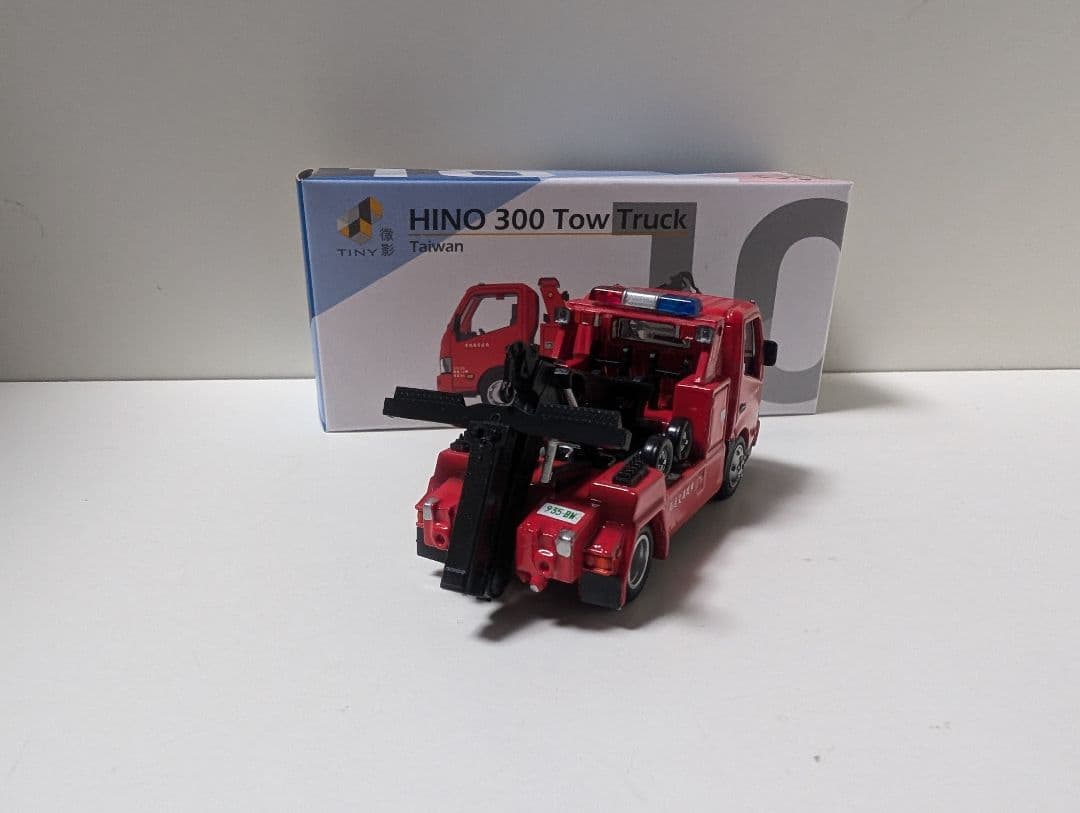 HINO 300 Tow Truck 赤 ミニカー