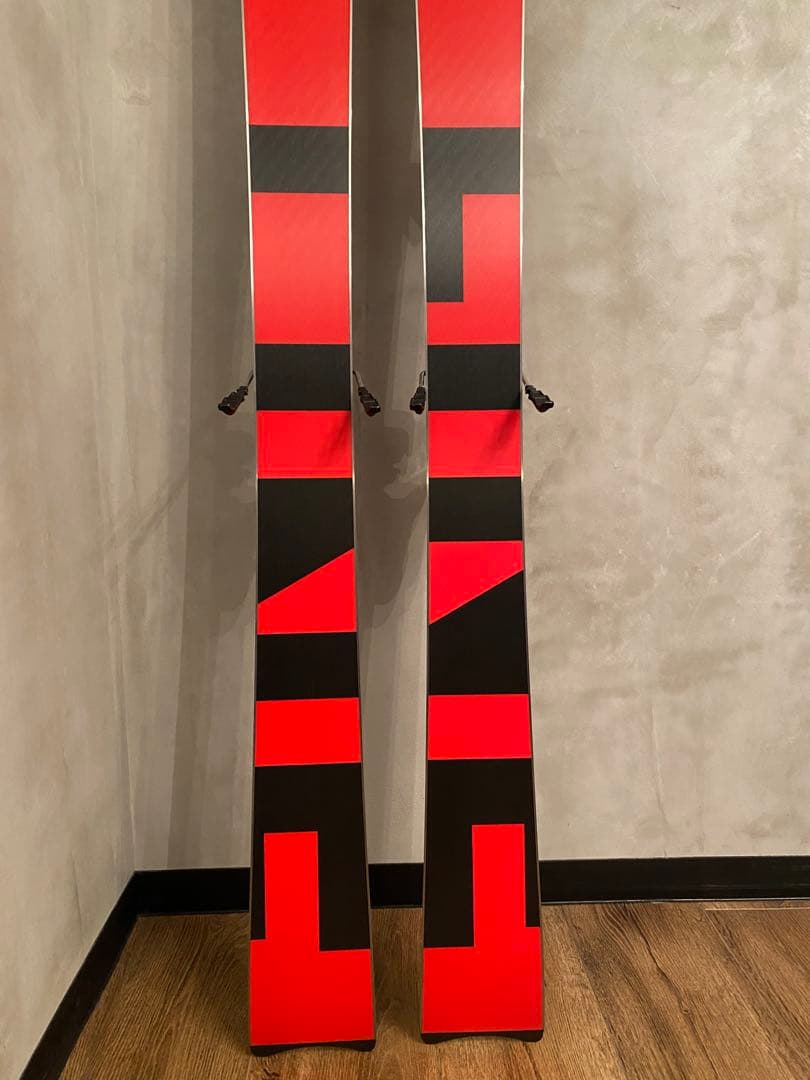 LINE BLADE スキー 板 黒/赤