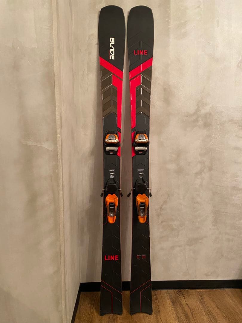 LINE BLADE スキー 板 黒/赤