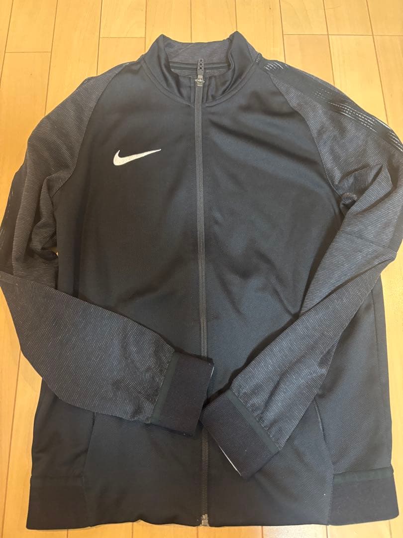 Nike ブラック ジャージ上下セット、サイズＭ、送料無料