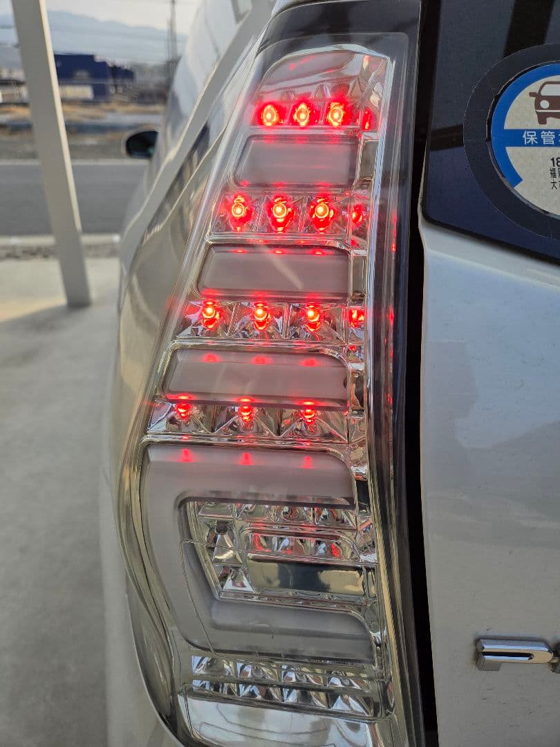 プリウスα REVIER(レヴィーア) LEDテールランプ 流星バージョン希少品