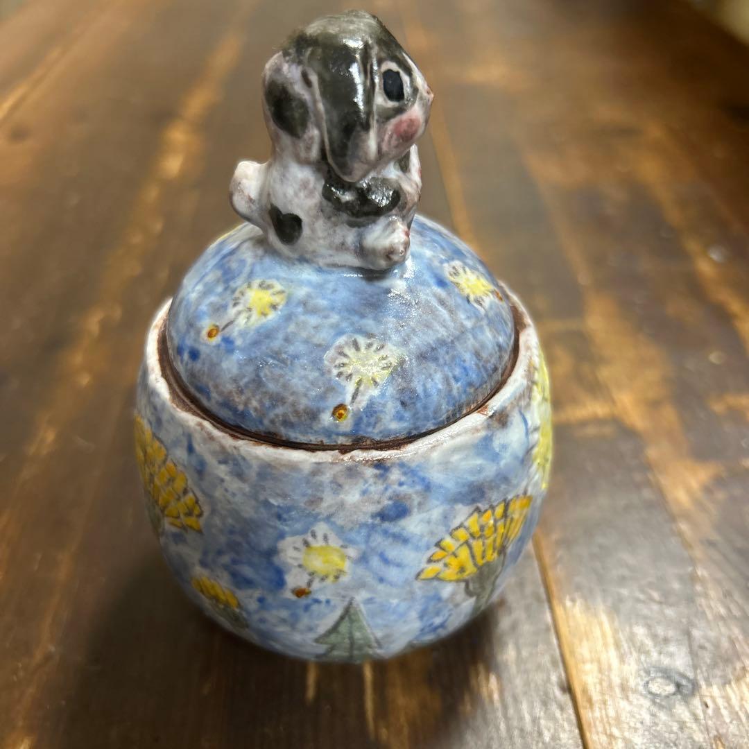 作家　陶芸作家　小物入れ　蓋物　うさぎとたんぽぽ　1点もの