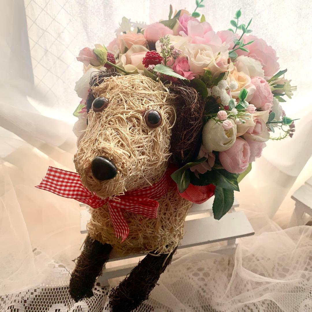 ドック♡フラワーアレンジメント　　造花ギフト　母の日ギフト　犬ダックスインテリア