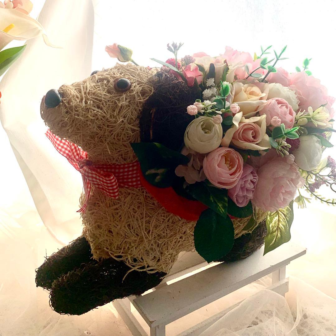 ドック♡フラワーアレンジメント　　造花ギフト　母の日ギフト　犬ダックスインテリア