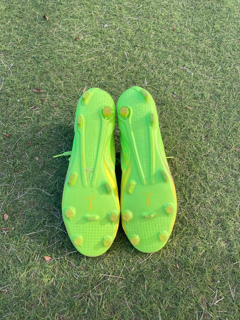 サッカースパイクPUMA FG evoSPEED 限定品