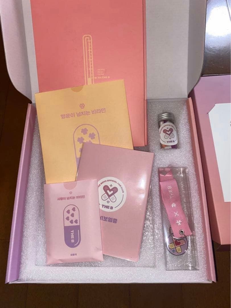 新品未開封 THE BOYZ 韓国FC 一期　フルセット