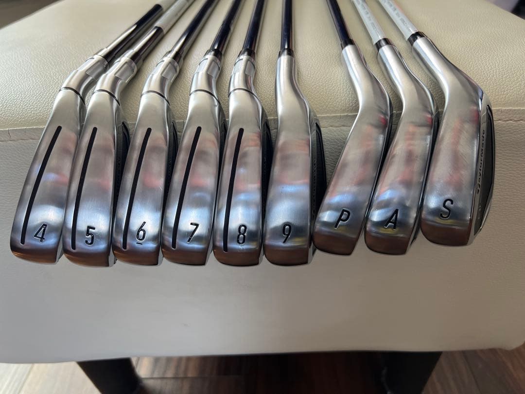 TaylorMade Qiアイアン9本セット＋キャディバッグ