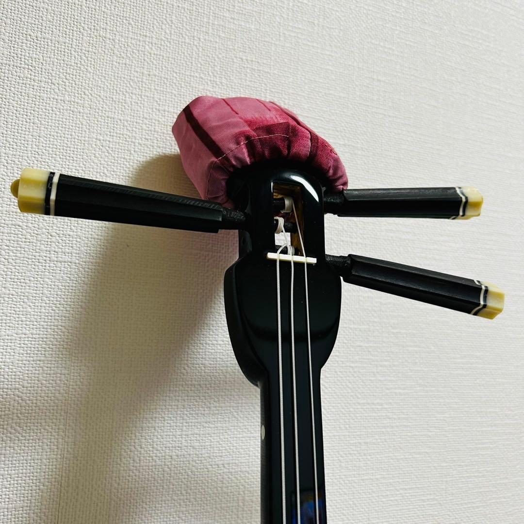 ★極美品★ 沖縄三線 蛇柄　人工革　三味線 胴巻き 和楽器 ミニチューナー付き