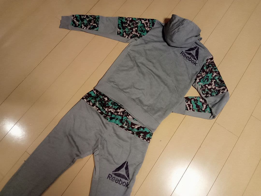 30美品【Reebok】リーボック パーカー型　スウェット 上下セット 灰×迷彩
