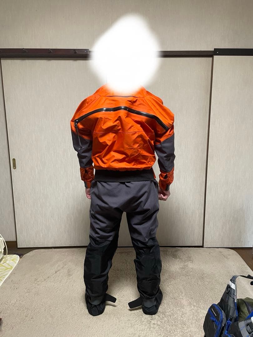 引越し準備の為、更に値下げ中です❗️ 今がお買い得❗️モンベルのフルドライスーツ