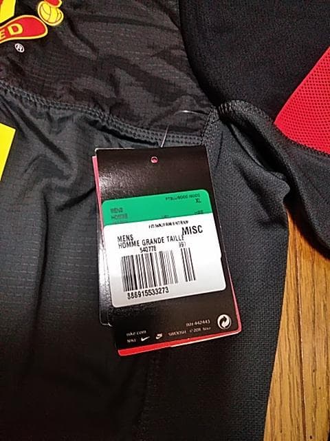 入手困難 マンチェスターユナイテッド トレーニングトップ XL　Nike 未使用