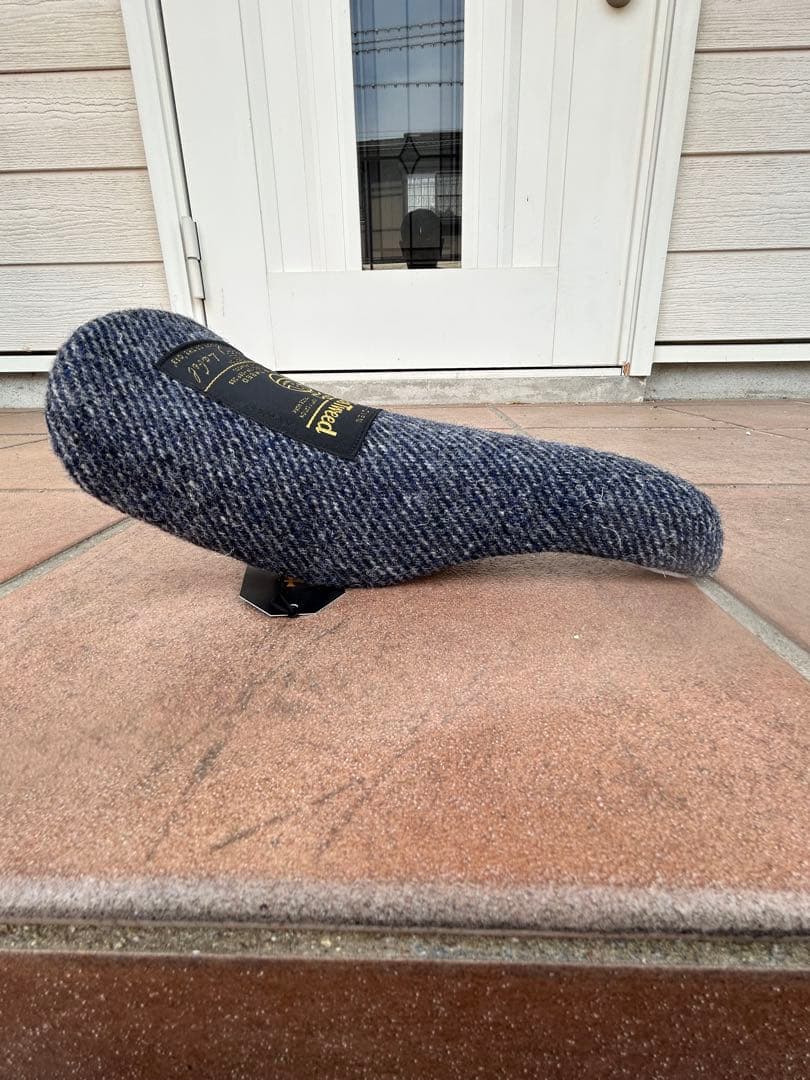 ハリスツイード　Harris Tweed サドル　自転車　①