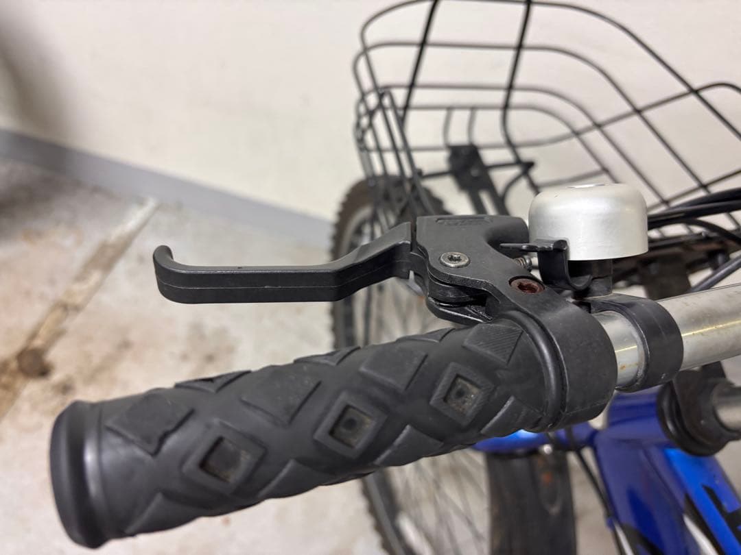 【割引中】【一部エリア手渡送料込】自転車　青 前バスケット付