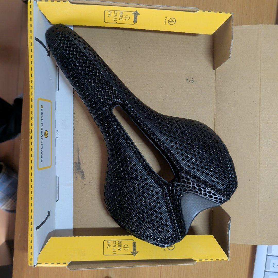 ELVES MAGICAL OSSE PRO サドル 145mm ブラック
