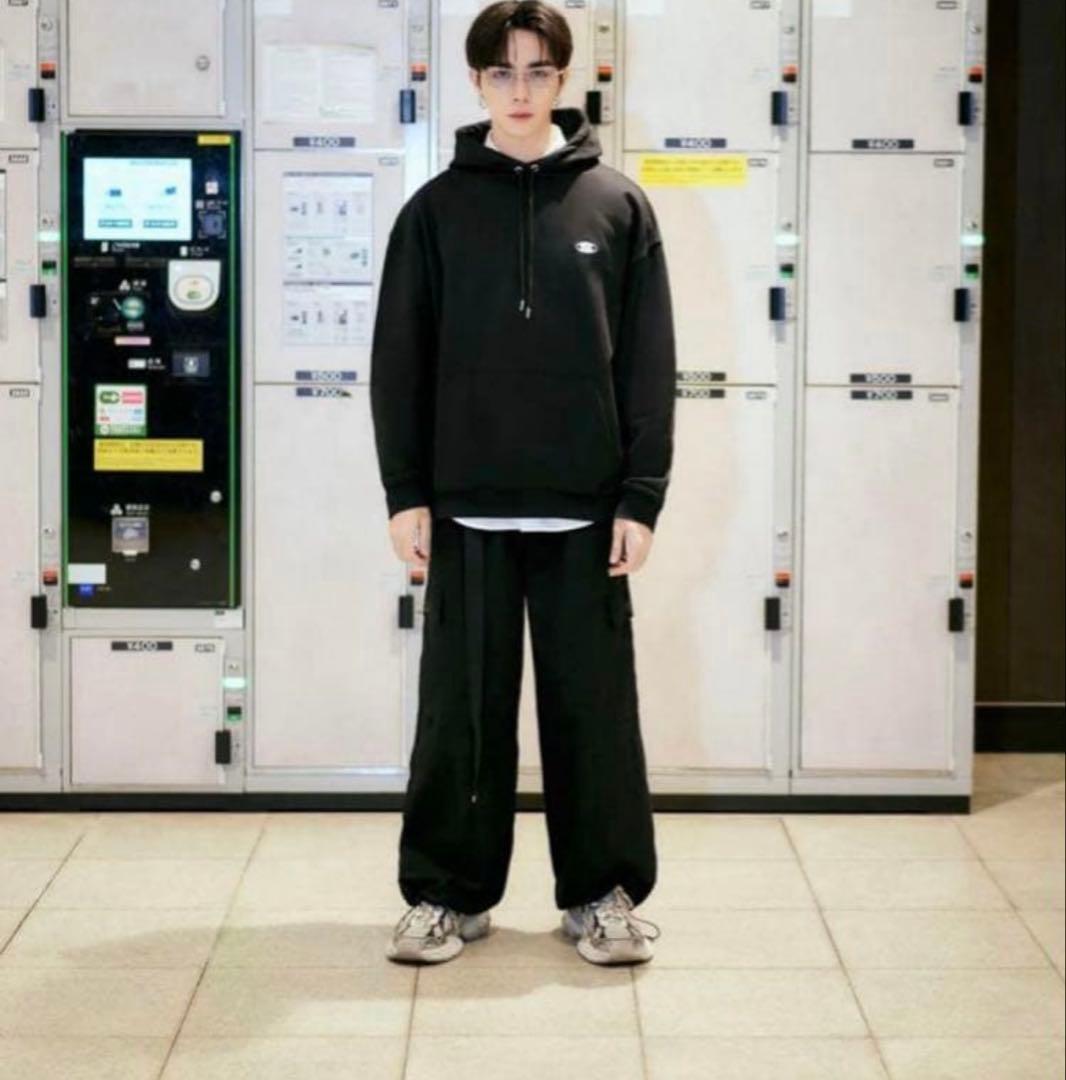 SUPER SUNフーディ黒ZeeNuNew cutiepie