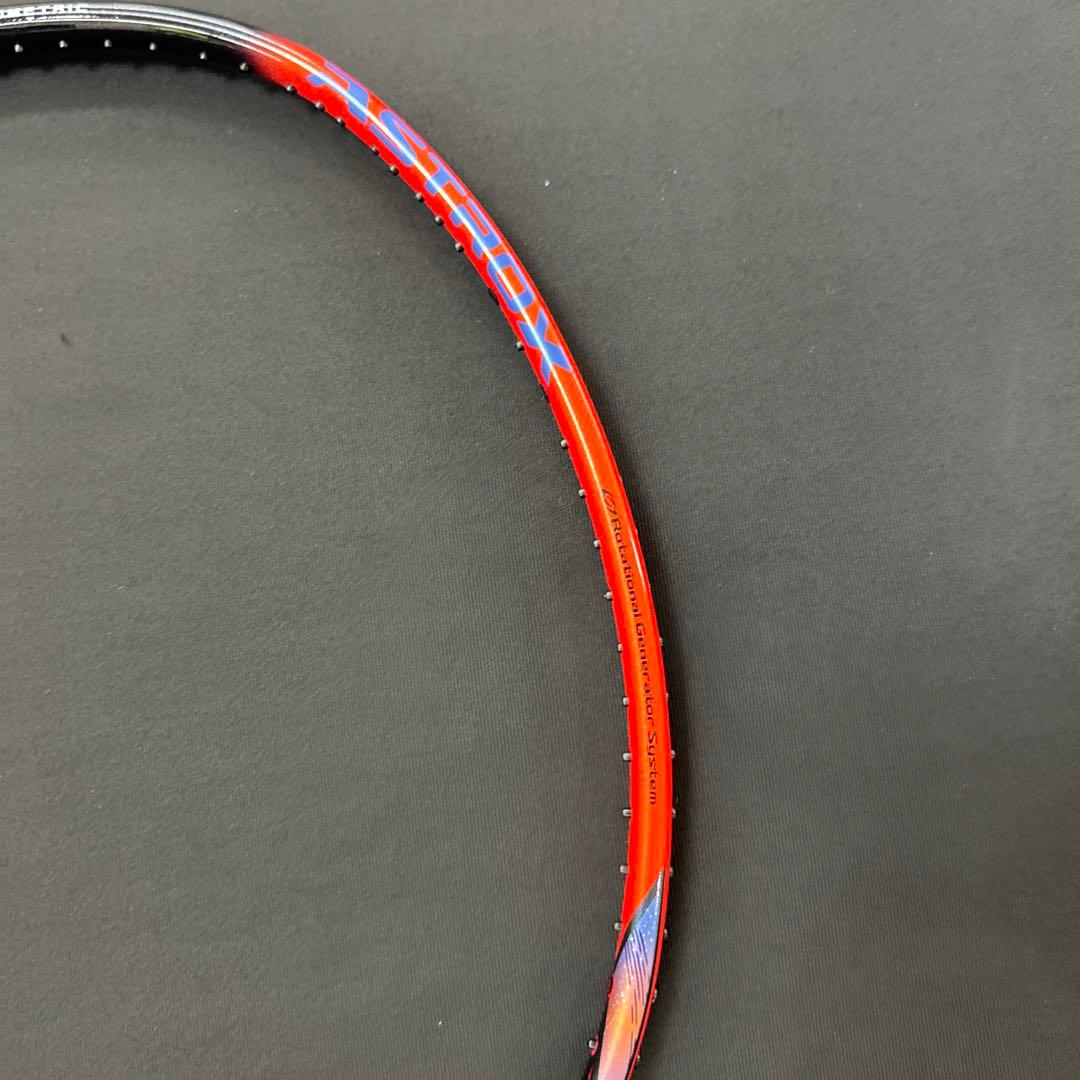 4ug5 アストロクス７７プロ　新品未使用　ヨネックス　バドミントン　ラケット
