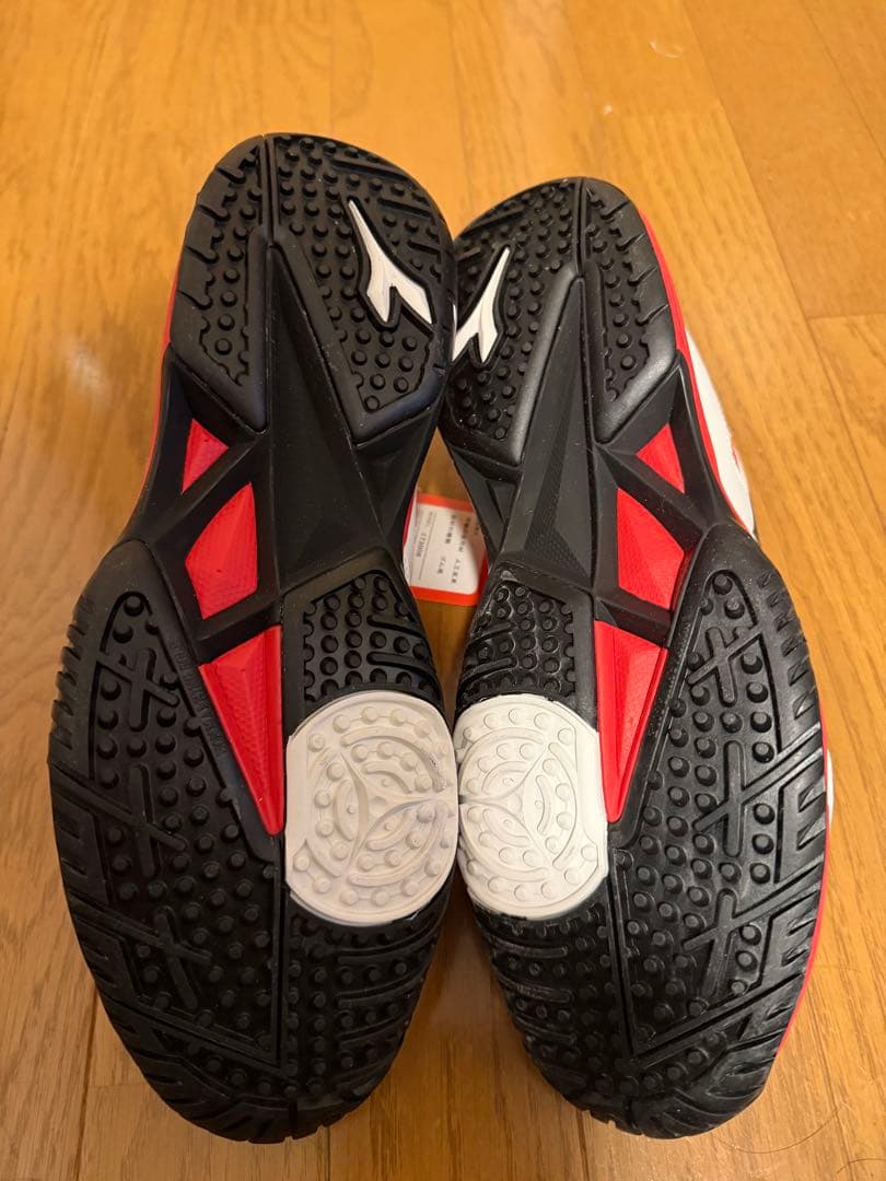 新品未使用タグ付き Diadora ディアドラテニスシューズ 28センチ