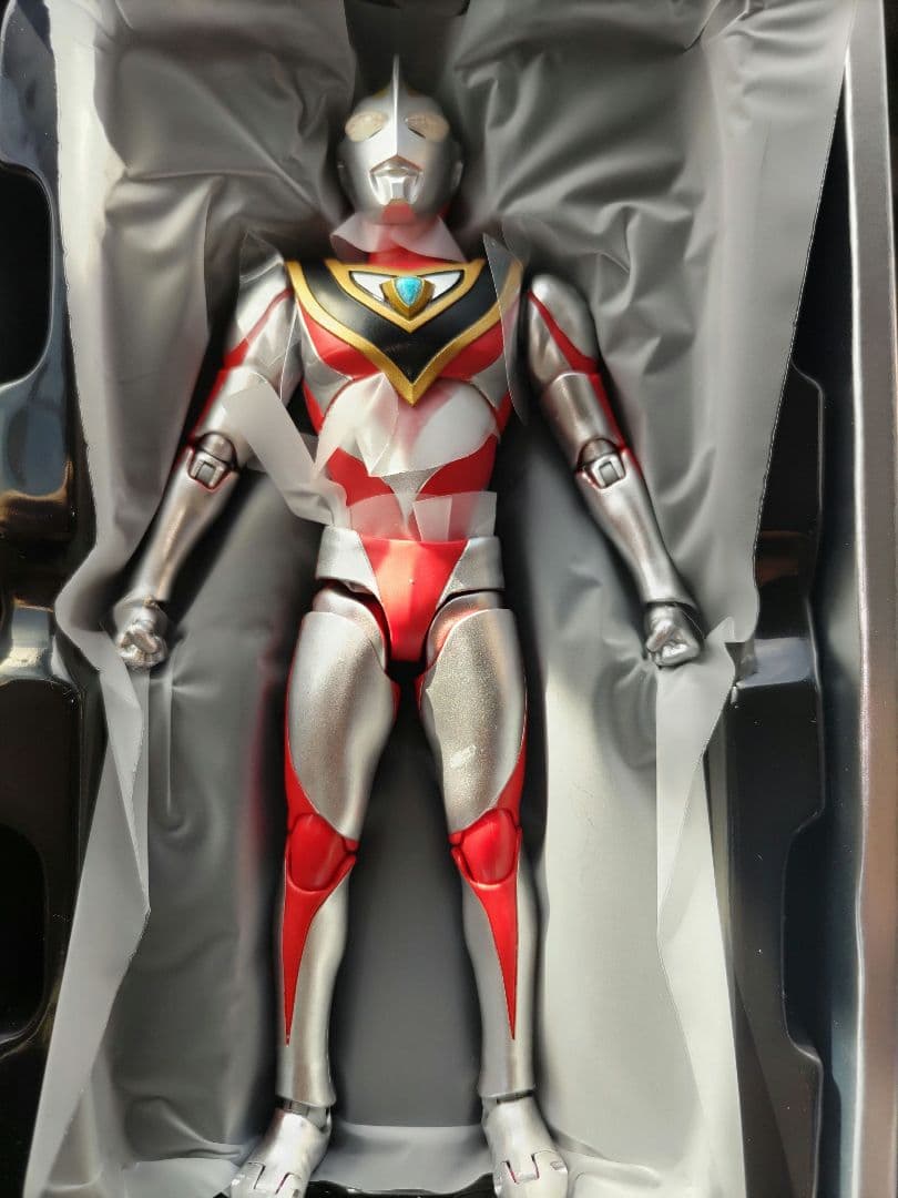バンダイ S.H.Figuarts 真骨彫製法 ウルトラマンガイア(V2)