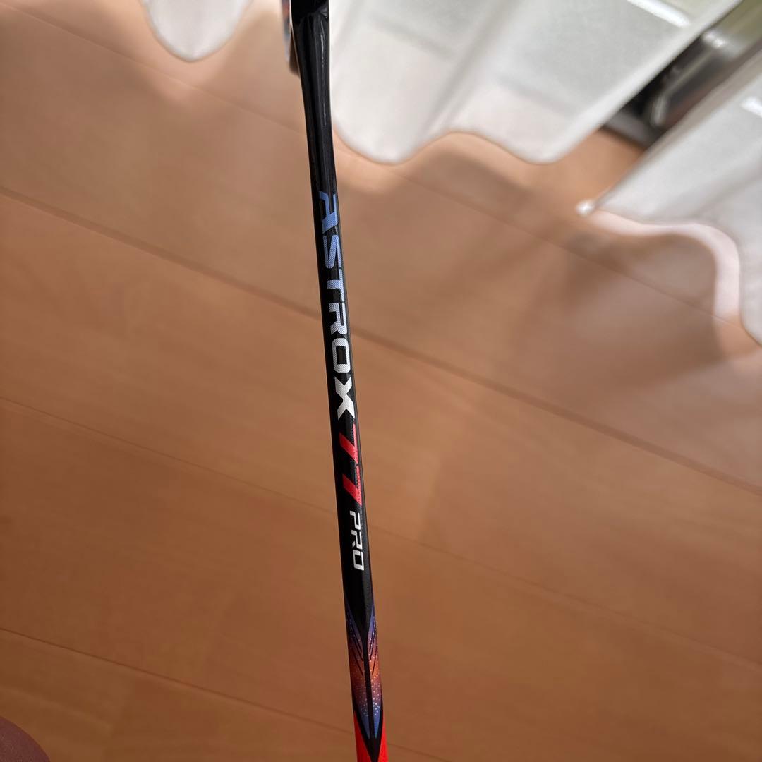 アストロクス77Pro バドミントンラケット