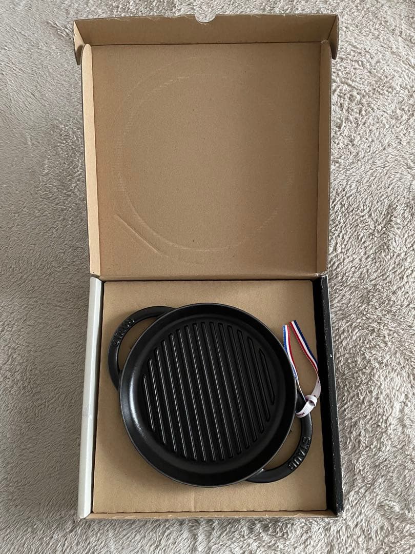 美品　staub ストウブ　ピュアグリル　22cm ブラック　黒